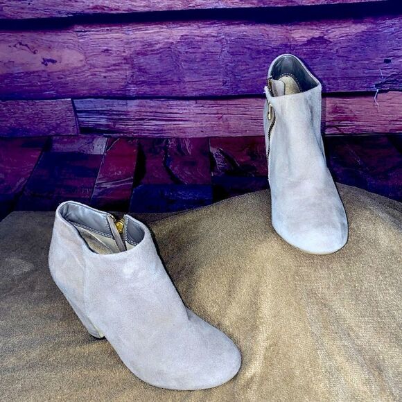 Penelope women’s heeled shoes sized 7.5 - Picture 1 of 9